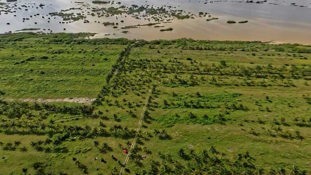 Cayo Coco Tropical Living Terrenos Comerciales Vista Aérea hacia la Laguna Rosada