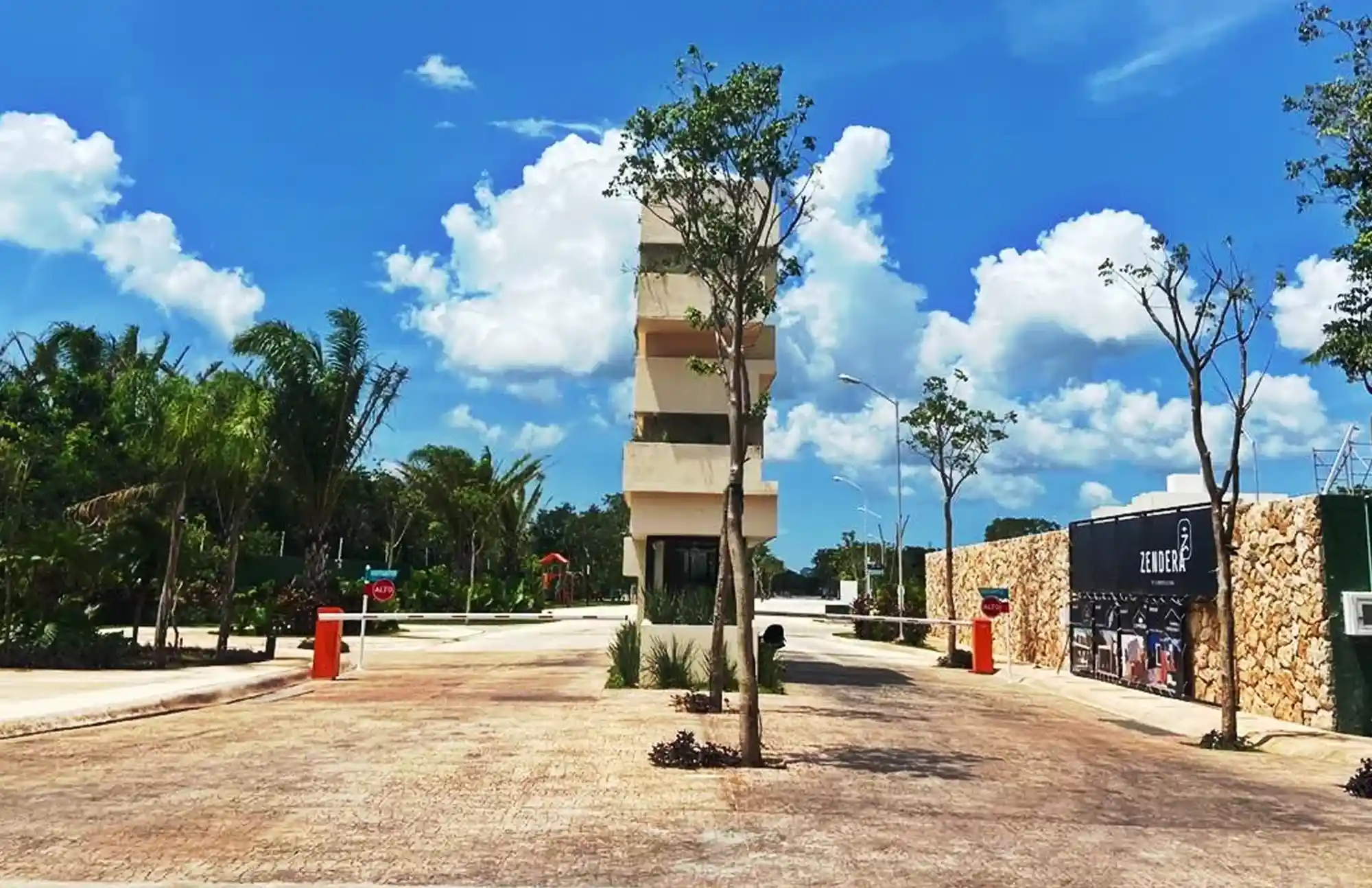 Acceso en Desarrollo Zendera Residencial Terrenos en Conka, Mérida Yucatán