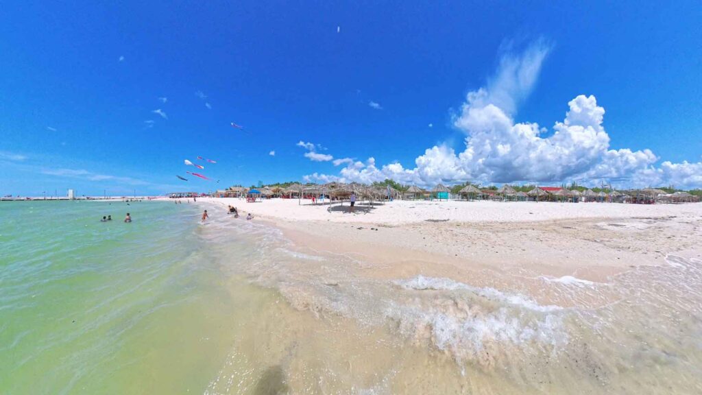 Celestún Yucatán, vista de las olas rompiendo
