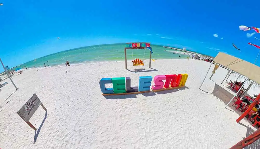 Celestún Yucatán, Letritas con Columpio, Mar y Playa