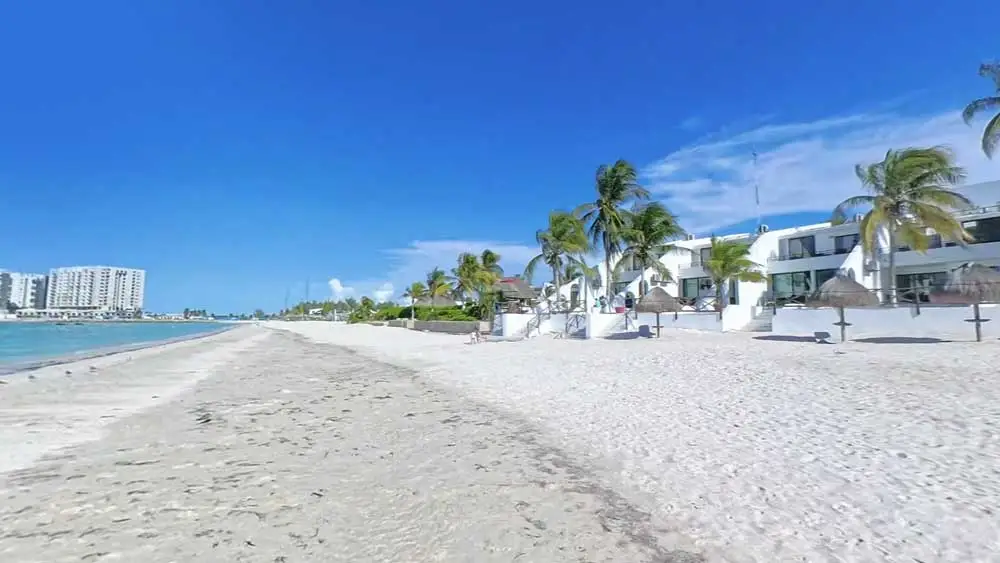 Club de Playa Yucalpetén