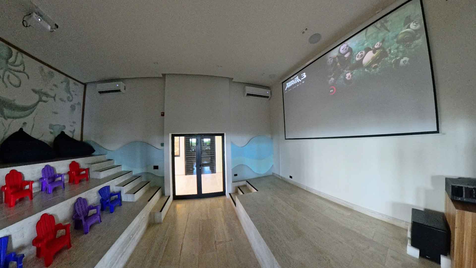 Cine Infantil de Yucalpetén Resort Marina