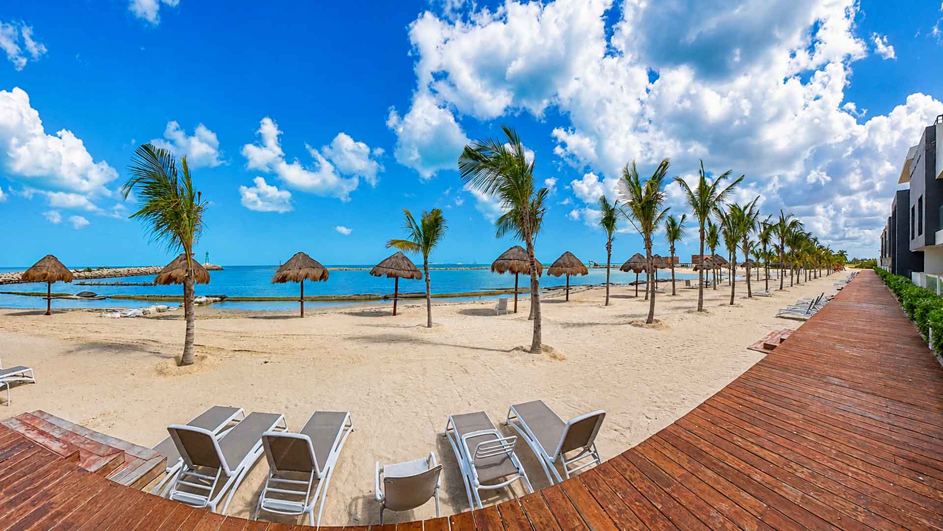 Playa de Yucalpetén Resort Marina