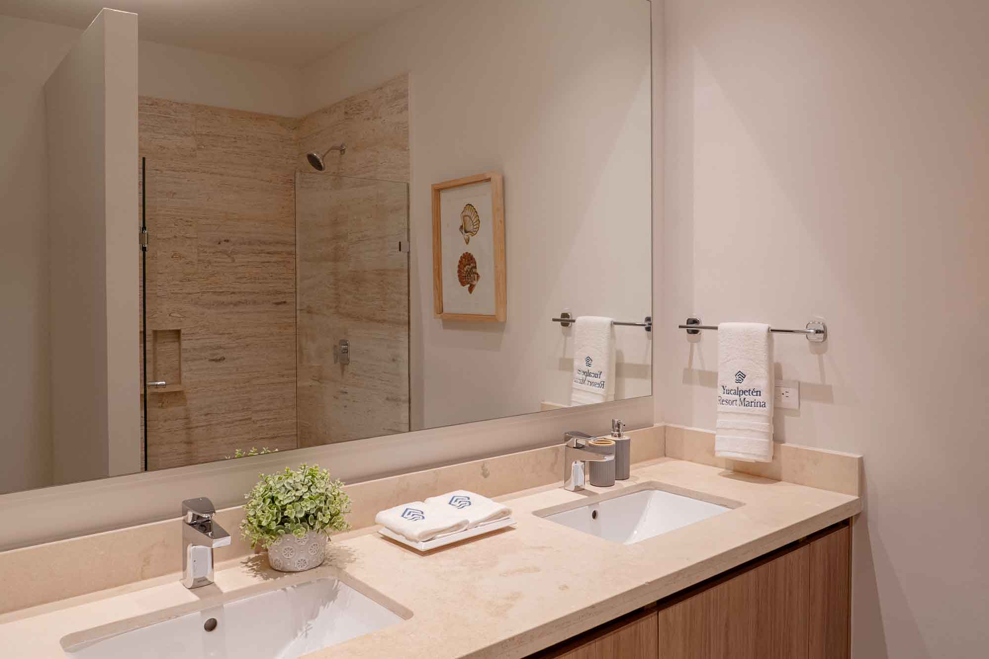 Baño de Yucalpetén Resort Marina