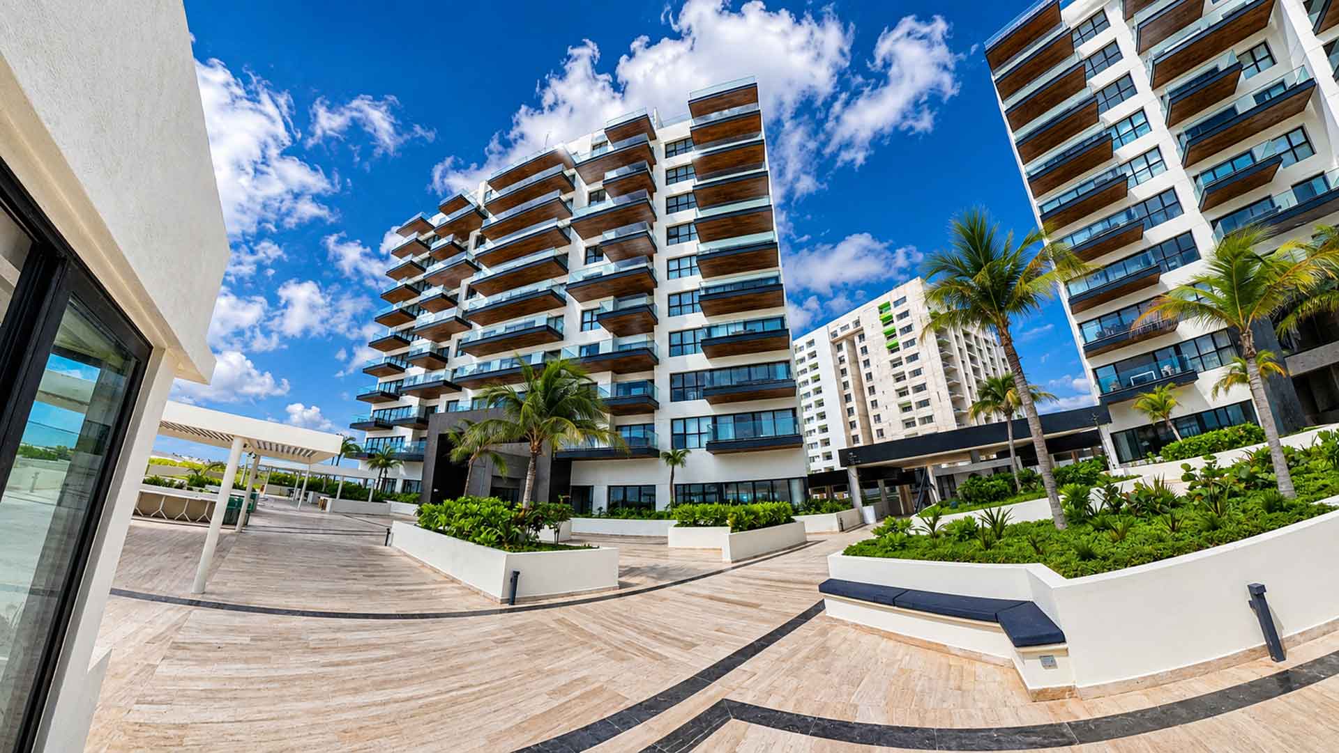 Torres de Yucalpetén Resort Marina