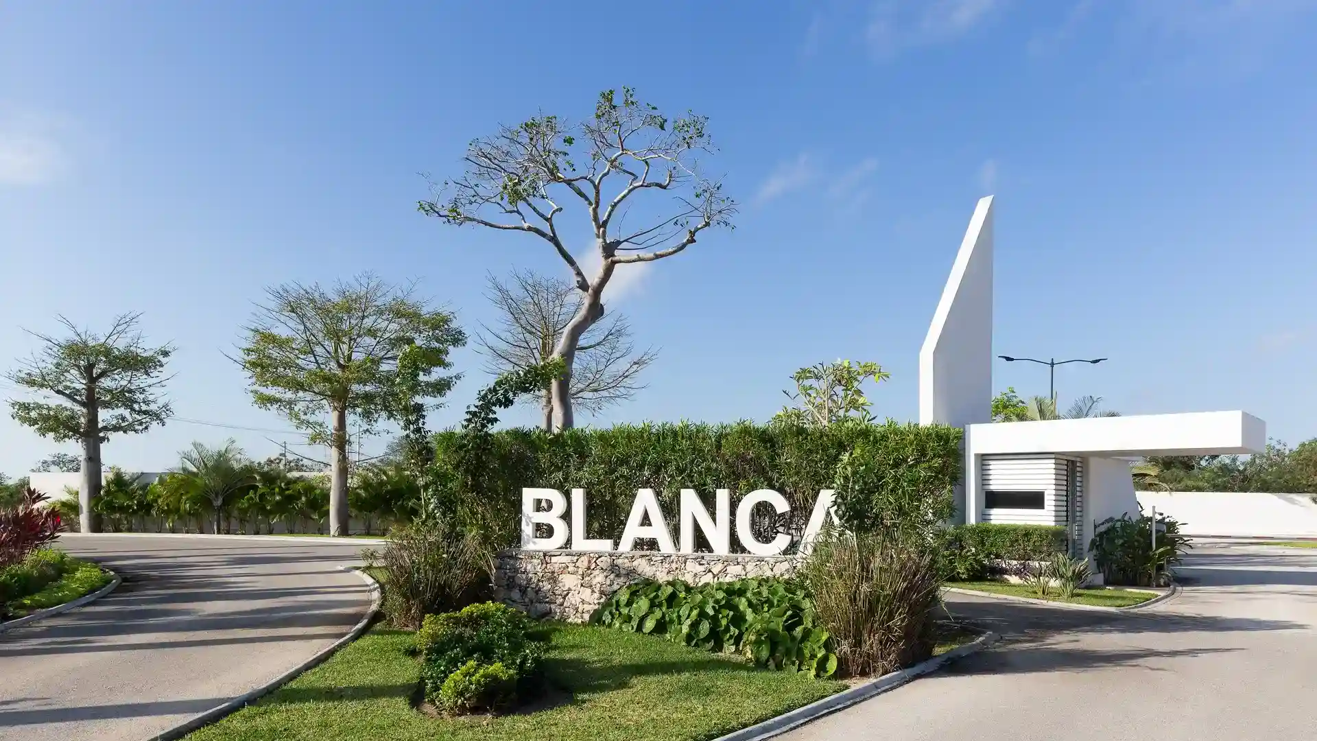 Blanca Residencial Yucatán Acceso